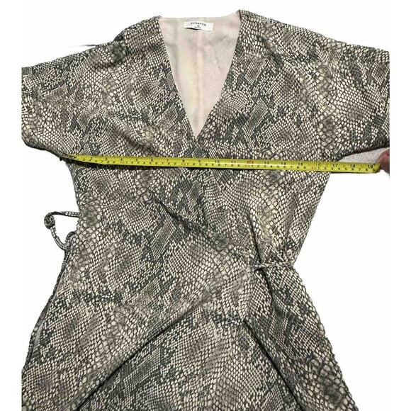 Aritzia Babaton Cream Gray Wallace Snake Print True Wrap Dress Short Sleeve XS - Picture 10 of 15